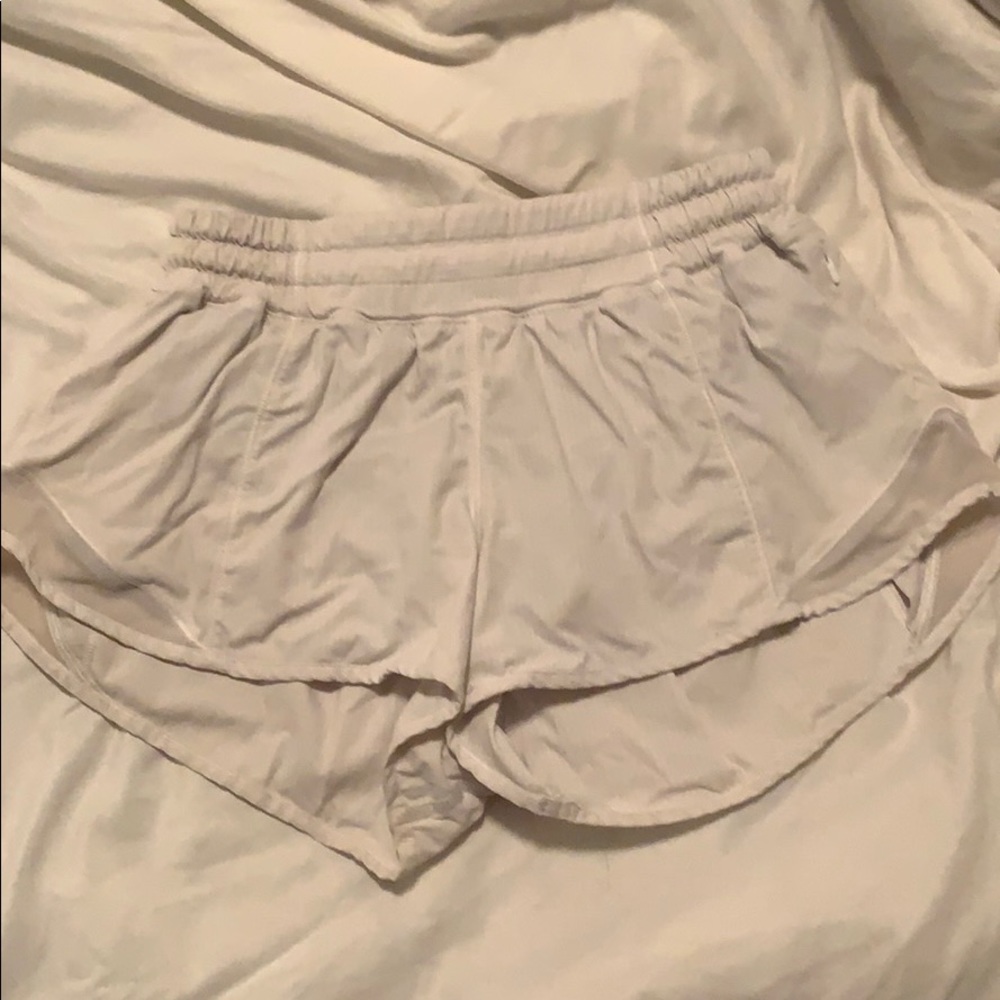 Lululemon Hotty Hot Shorts 2.5